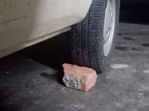 STP caution drivers on placing stones under car tyres