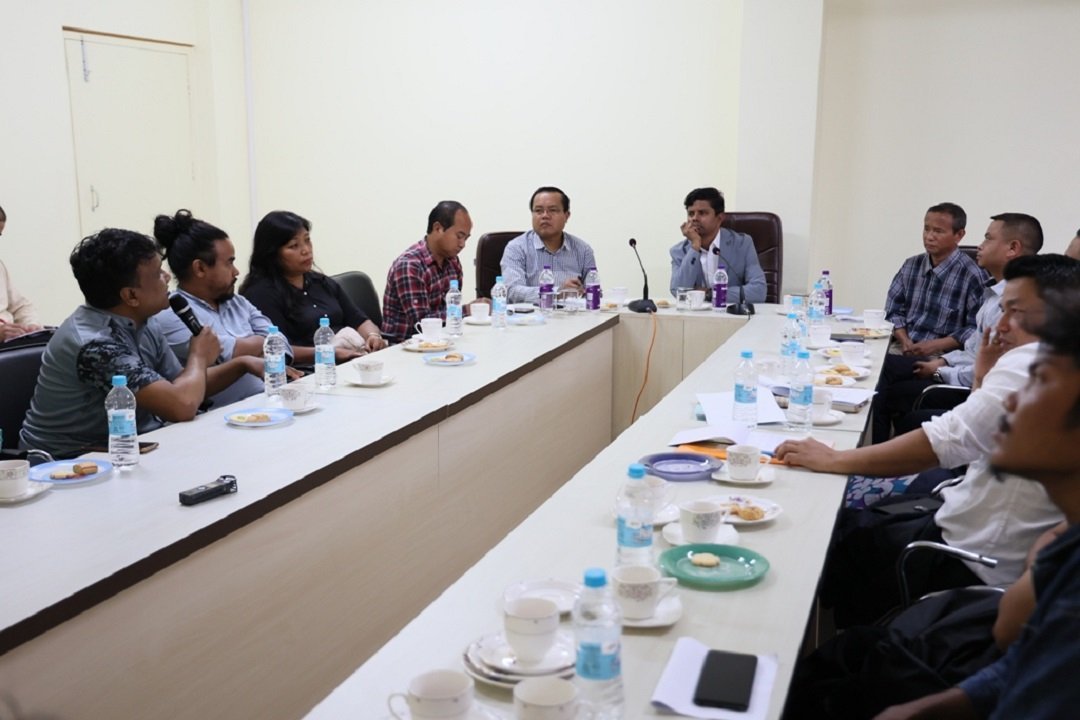 I& PR Commissioner & Secretary convened meeting with filmmakers of the state