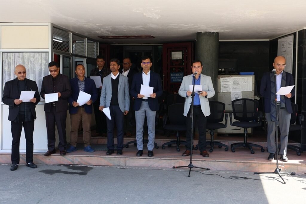 Shri F.R. Kharkongor, Principal Secretary to the Government of Meghalaya, administered the ‘Read the Preamble’ pledge to officials and staff at the Main Secretariat Building, Shillong, marking the significance of the day.