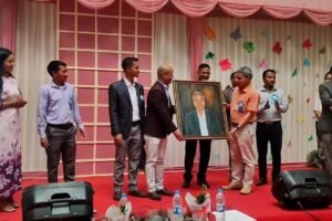 Leh Burom ka Whetstone Society ïa u Dr. Kynpham Sing Nongkynrih