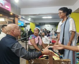 Bah Sanbor Shullai Visits Khyndai Lad, Encourages Street Vendors at MUDA Parking Lot