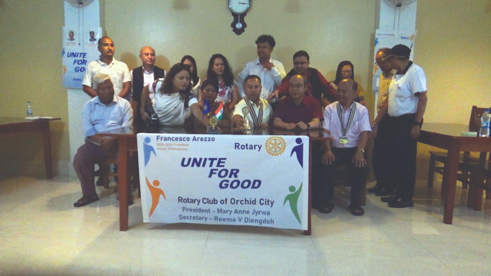 Pynthymmai nongkitkam ka Rotary Club ha Umsning, shimti u Bah Shemphang Lyngdoh kum u Presisent