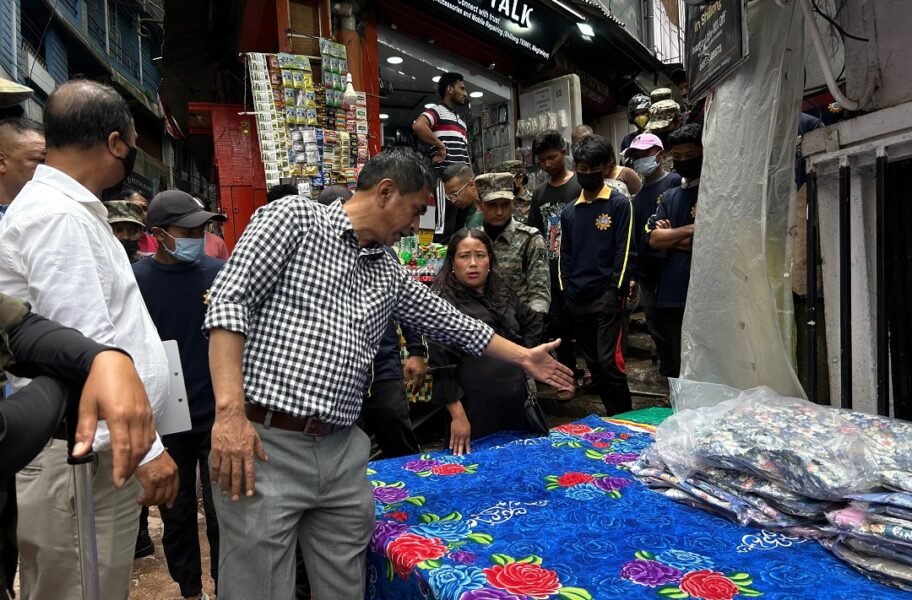 Tensions Rise in Police Bazar as Women Vendors Protest MUDA Crackdown