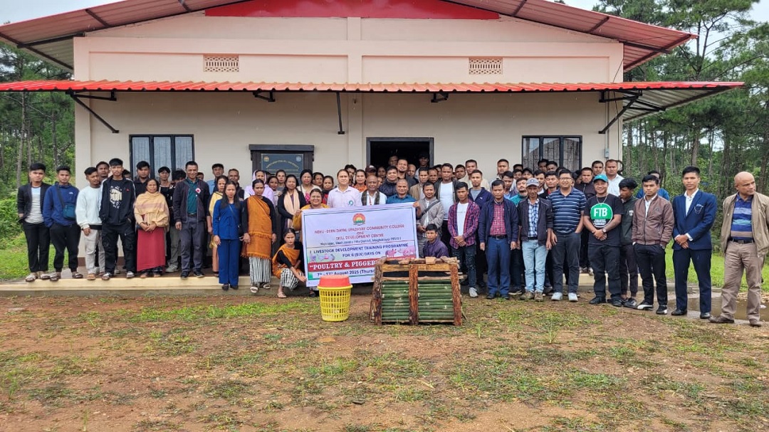Six-Day Poultry & Piggery Skill Training Wraps Up at DDUCC Wahiajer