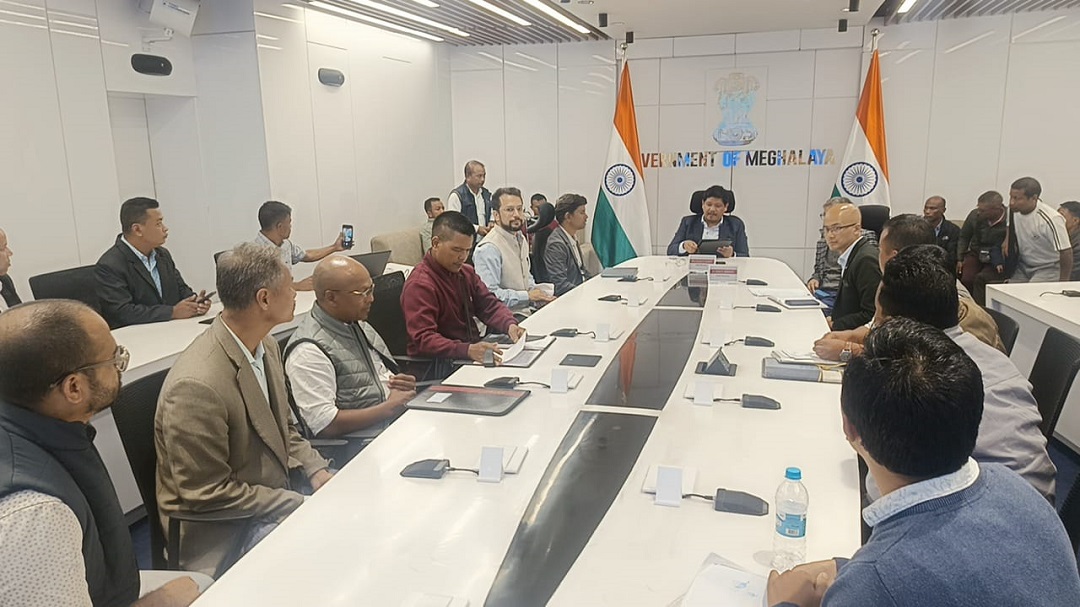 CM Assures Job Security, Pay Revision for SSA Teachers