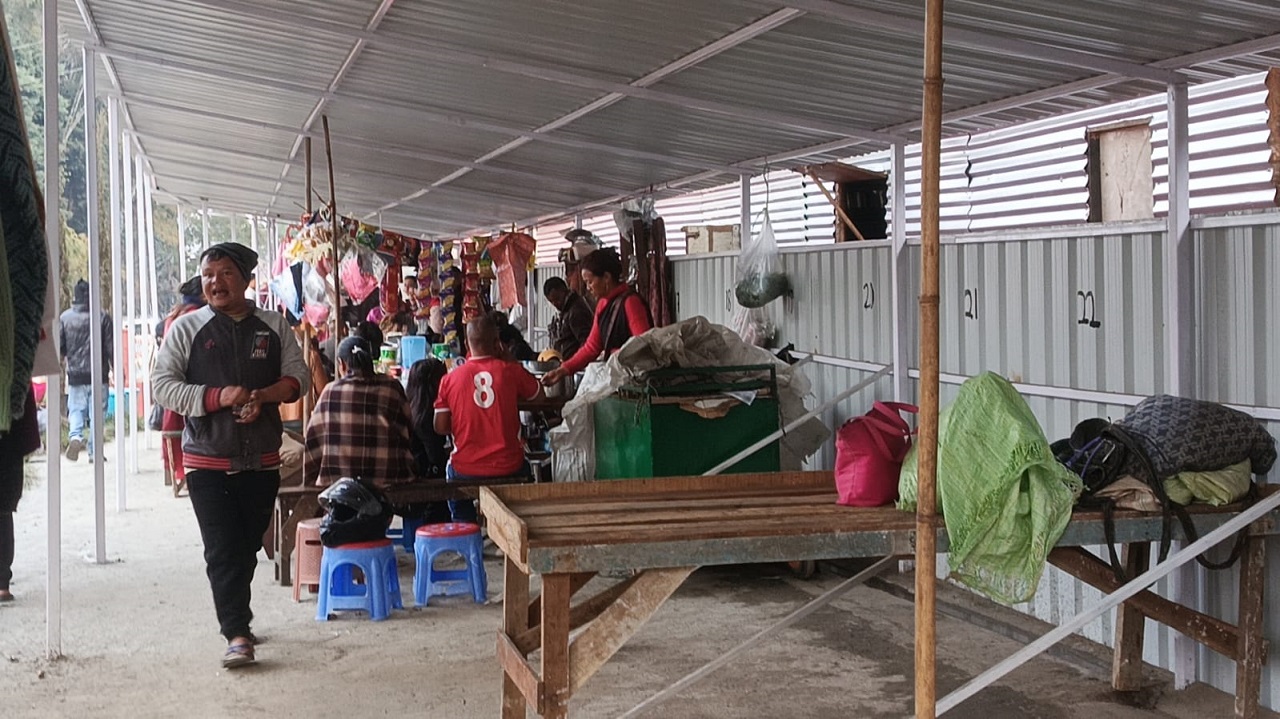 Civil Hospital Hawkers Voluntarily Relocate Stalls, Set Example Ahead of Meghalaya Day