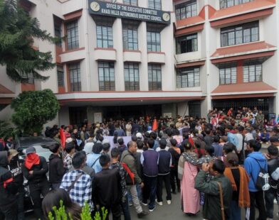 KHADC Protest Erupts Over Delay in Recognising New Syiem of Hima Sohra
