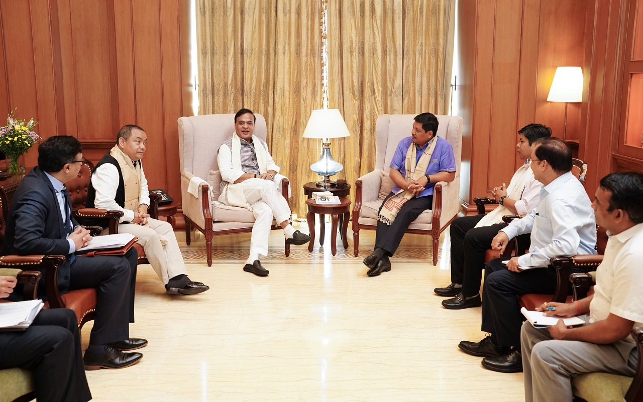 Meghalaya, Assam CMs hold 'constructive' talks to defuse Lapangap border tension