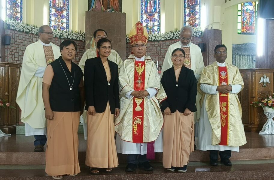 Archbishop Victor Urges Faithful to Be Courageous Witnesses as Daughters of St. Paul Mark 75 Years in India