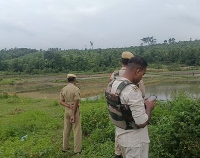 Meghalaya Police Camp in Villages, Assam Police Remain in Farmlands; Farmers Continue Cultivation in Lapangap