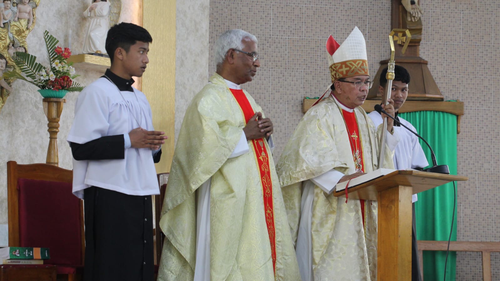 Fr. Roy Anthony Parikal Installed as Fourth Parish Priest of Sts. Peter & Paul Parish, Pynthorumkhrah
