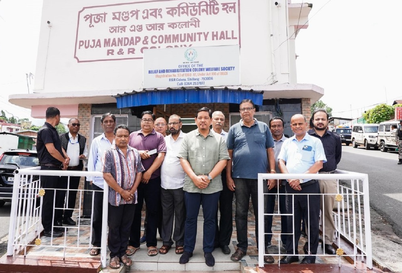 CM Provides ₹5 Lakh for Restoration of Netaji, Vivekananda Memorials at RR Colony