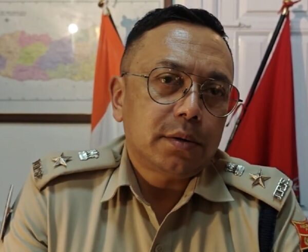 Laban PS hit with petrol bombs: gypsy damaged, manhunt on