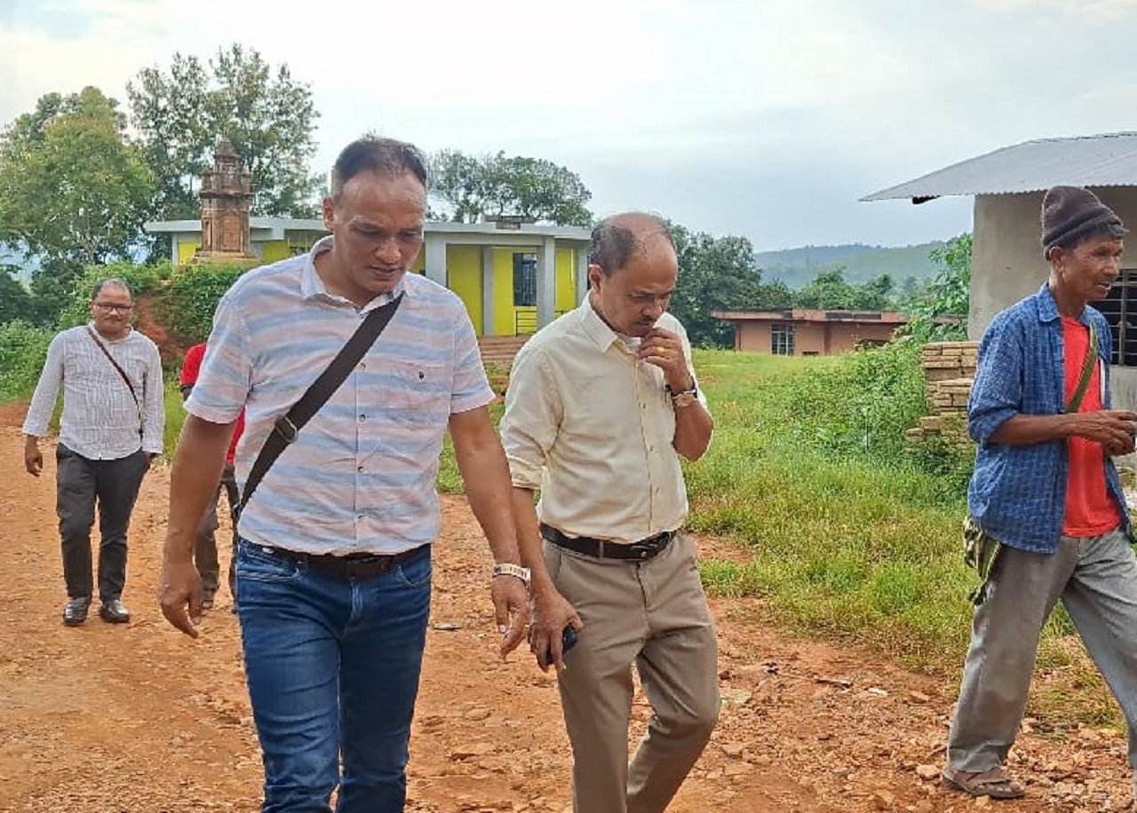 Mawryngkneng MLA Inspects Damaged Roads, Urges Early Repairs