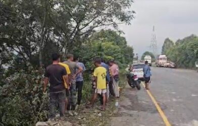 Tourist Taxi Plunges into Gorge at Puriang; Driver Killed, Five Injured
