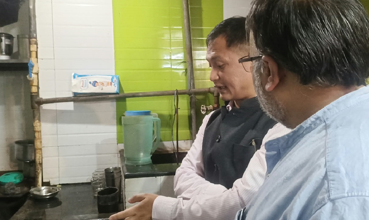 Officials Find Unhygienic Conditions During Tea Shop Inspection at Khyndai Lad